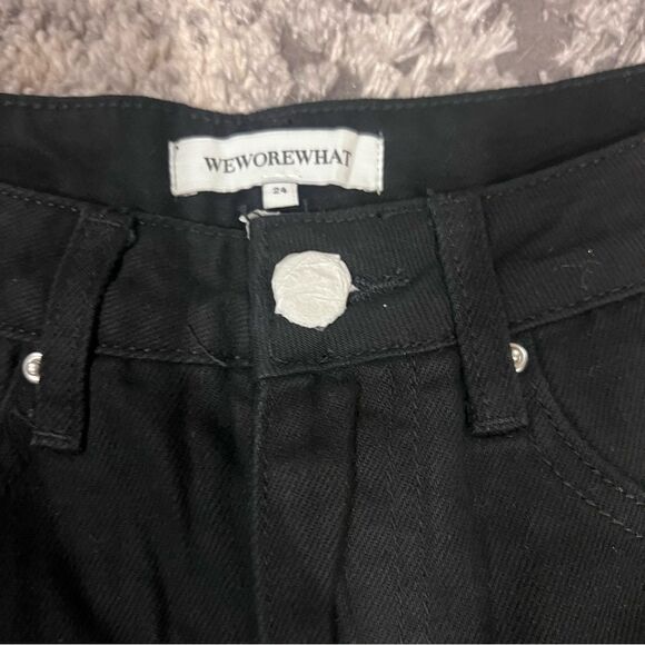 NWOT WeWoreWhat Women's black Straight leg Jeans with faux fur cuffs size 24 - Picture 5 of 15